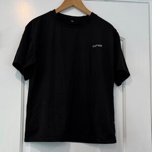 🟡 Black “Captain” Short Sleeve T-Shirt Size Small/Medium